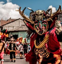 Festividades de Ecuador - Diablada de Pillaro