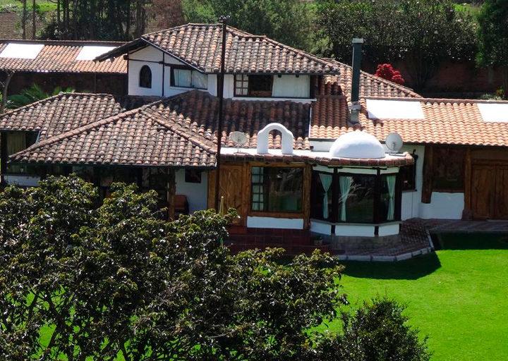 Hostels Near Quito Airport Zaysant Ecolodge
