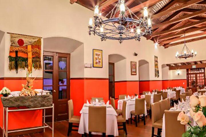 Hotels Close To Airport In Quito Ecuador Garden Hotel San Jose - Dining