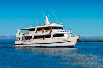 Galapagos Diving Cruise Aastrea