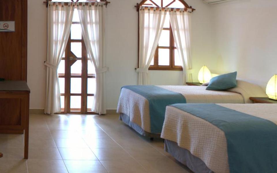 Hotel Galapagos Suites - Double Triple Room