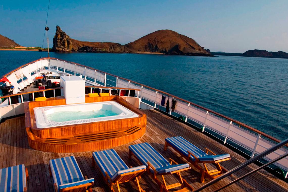 How to choose galapagos cruise