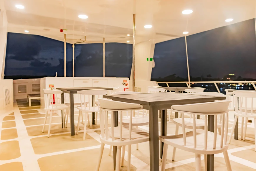 Restaurant on yacht Estrella de mar