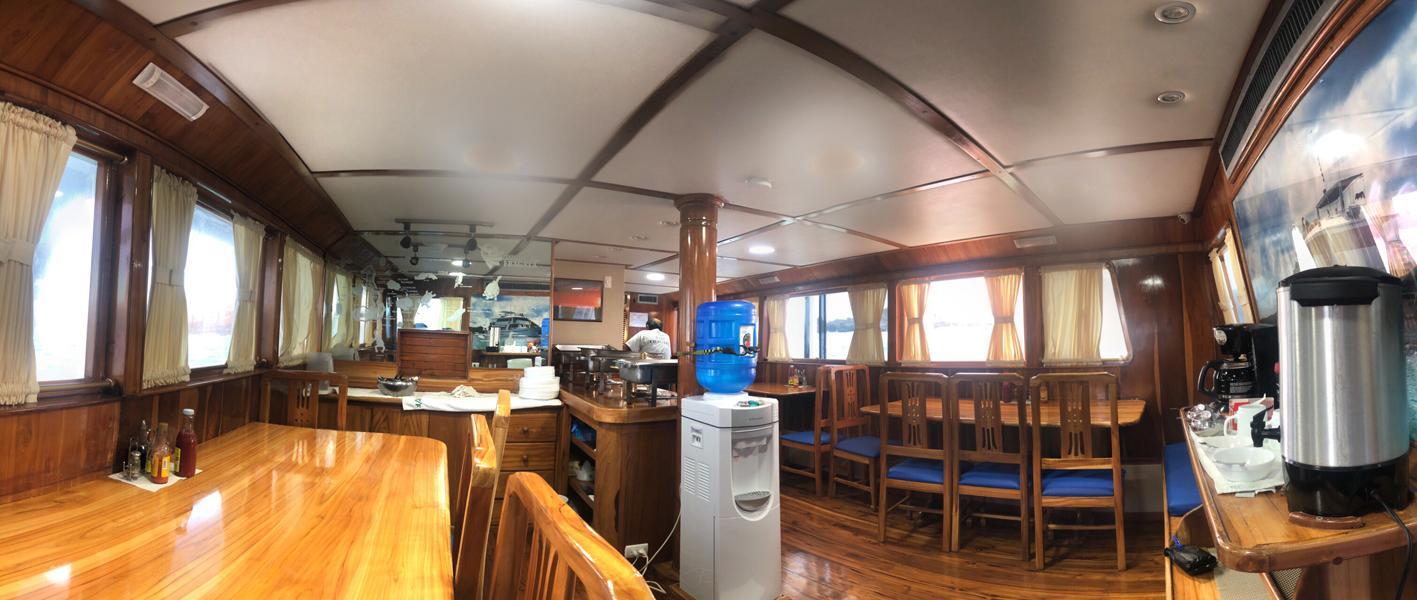 restaurant on the Fragata yacht