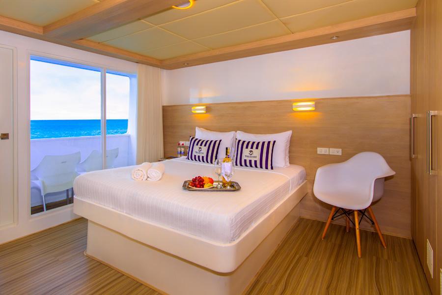 Cruise Treasure cabin main deck