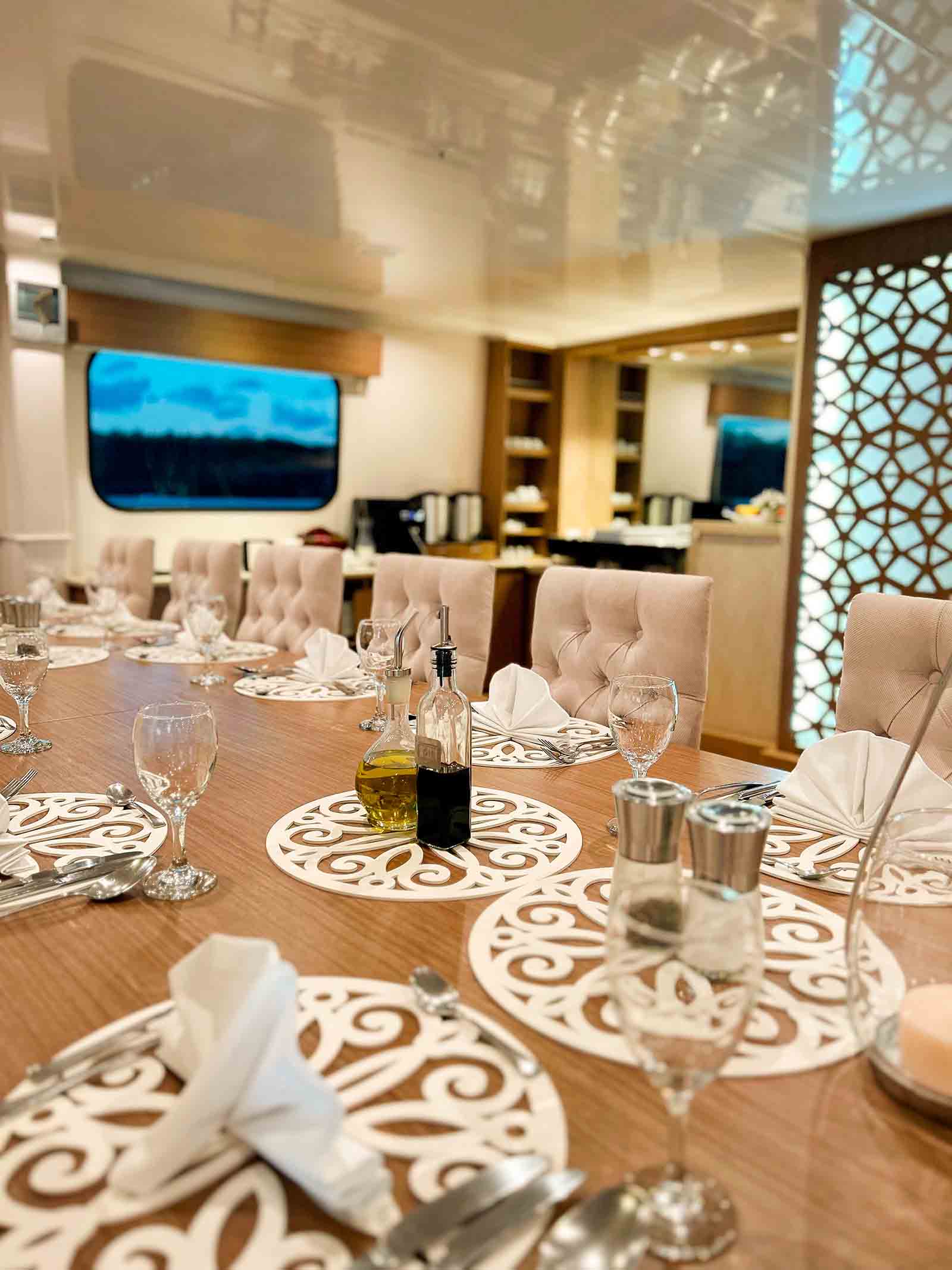 Seaman Journey Cruise Dining room