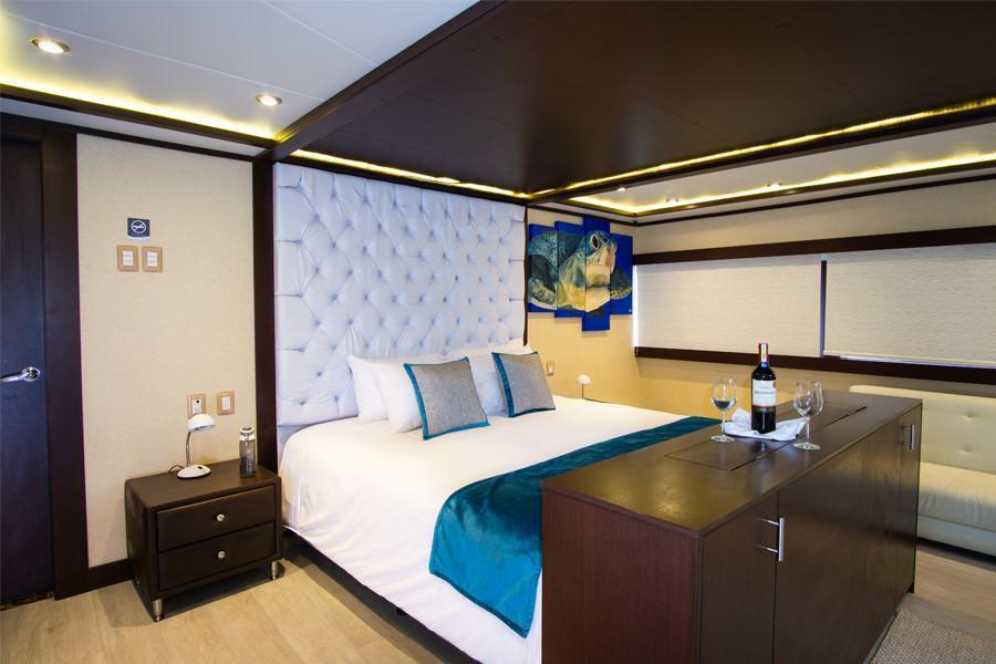 Luxury double suite on the Grand Majestic Galapagos cruise