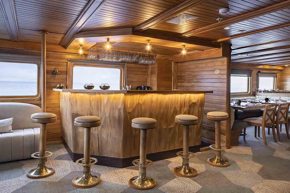 Bar in Coral Yacht