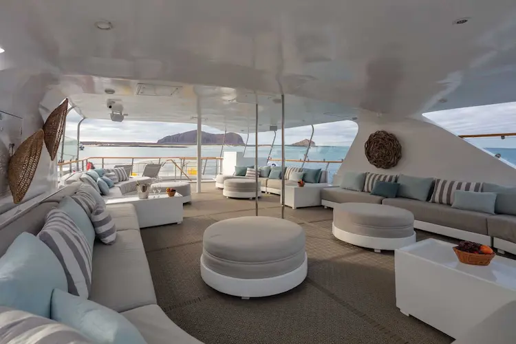 Social area in Coral Yacht
