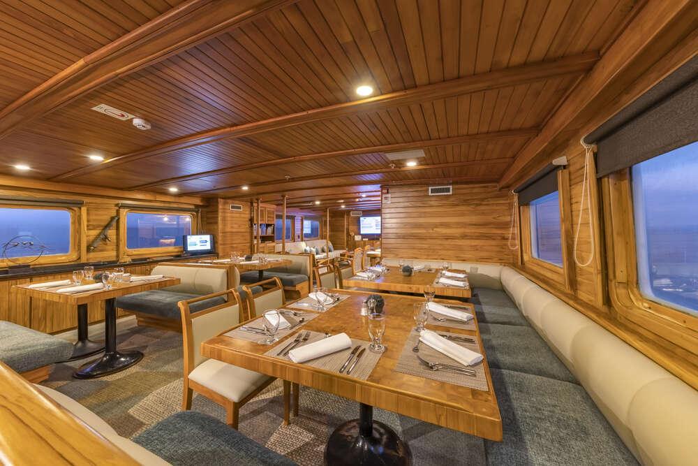 Resturant in Coral Yacht