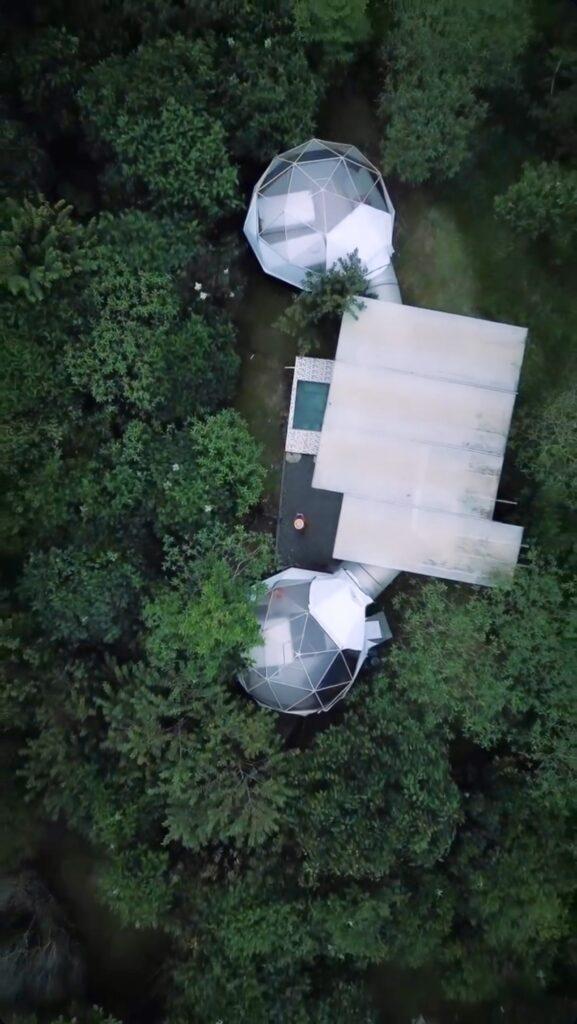 vista panoramica desde el cielo del Glam Familiar La Burbuja vista panoramica desde el cielo del Glam Familiar La Burbuja